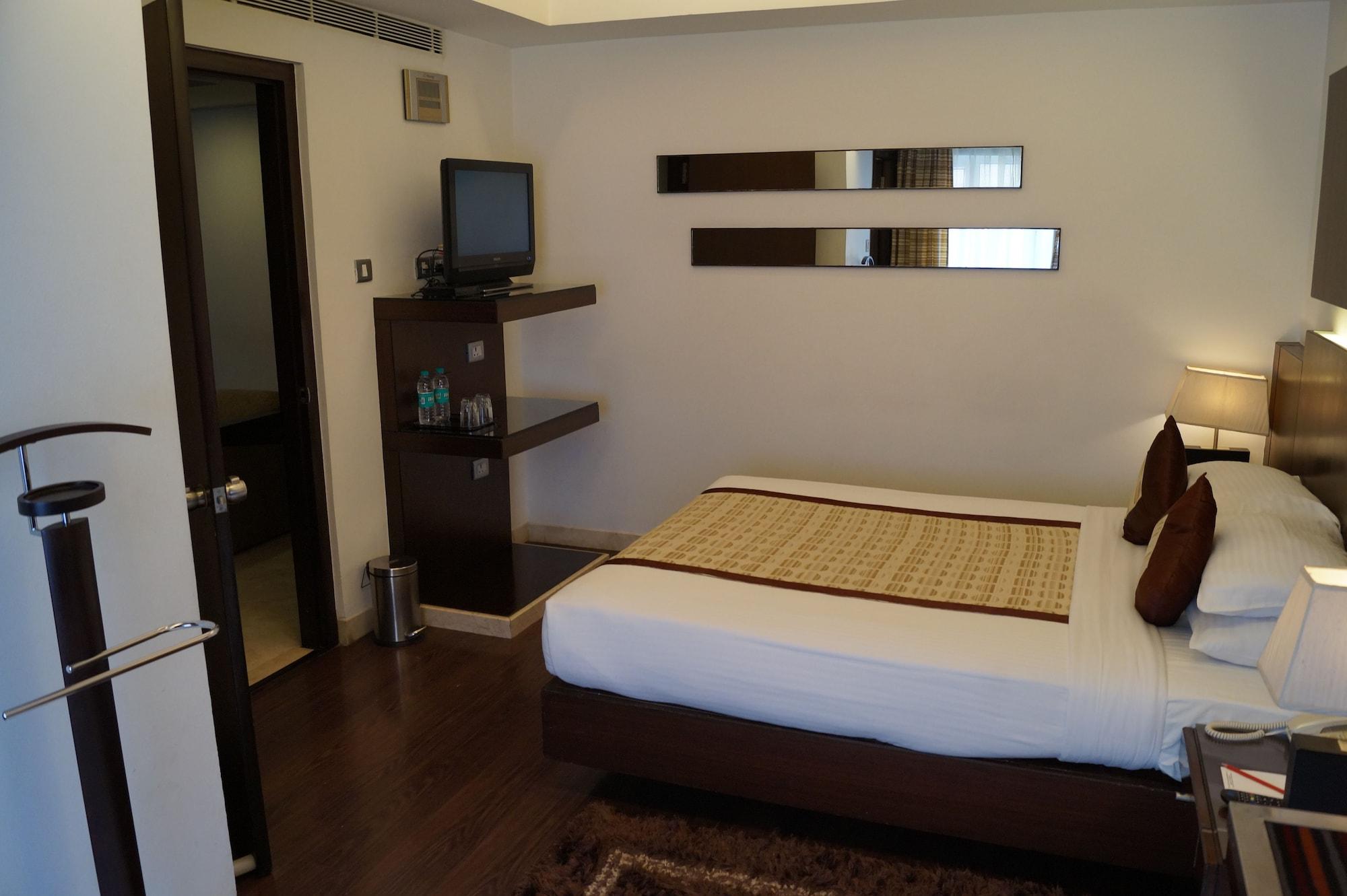 The President Hotel Bangalore Buitenkant foto