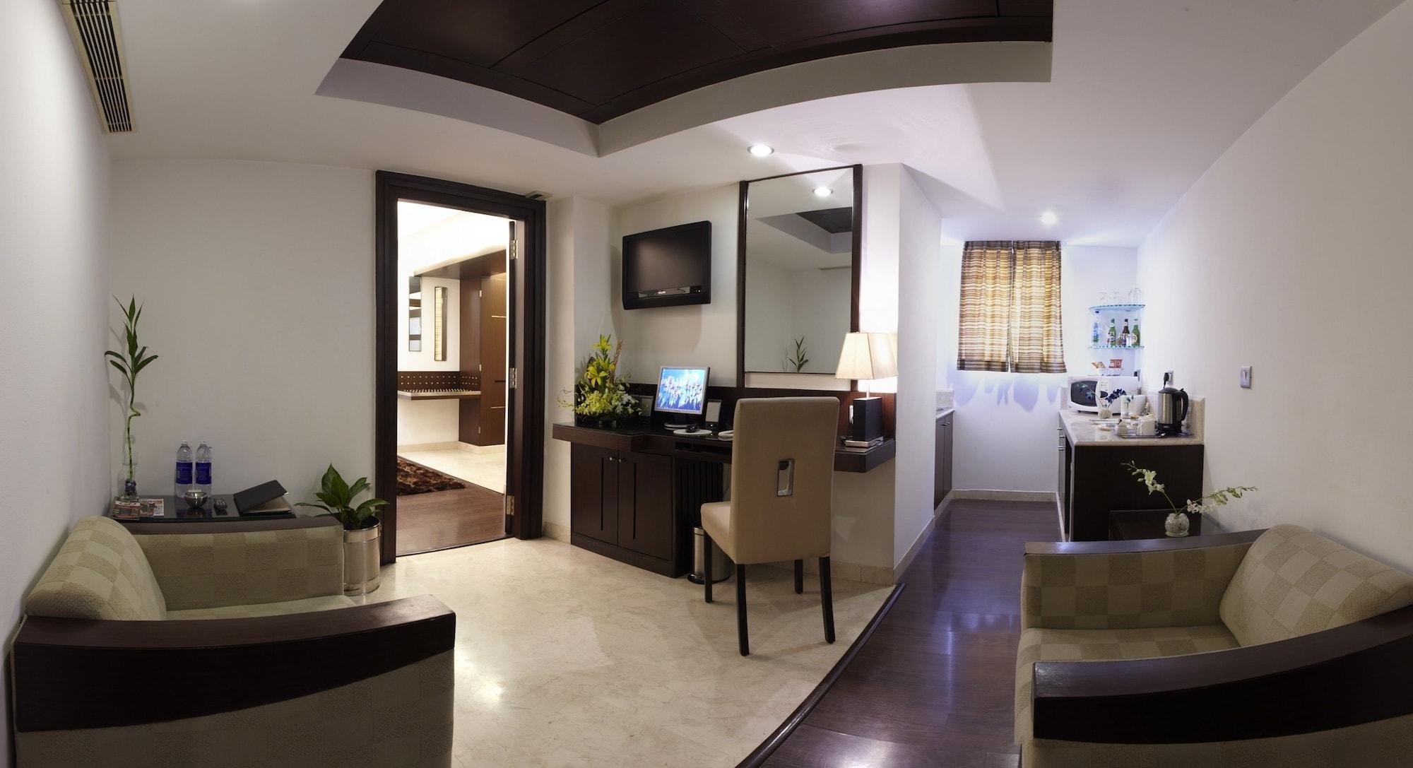 The President Hotel Bangalore Buitenkant foto