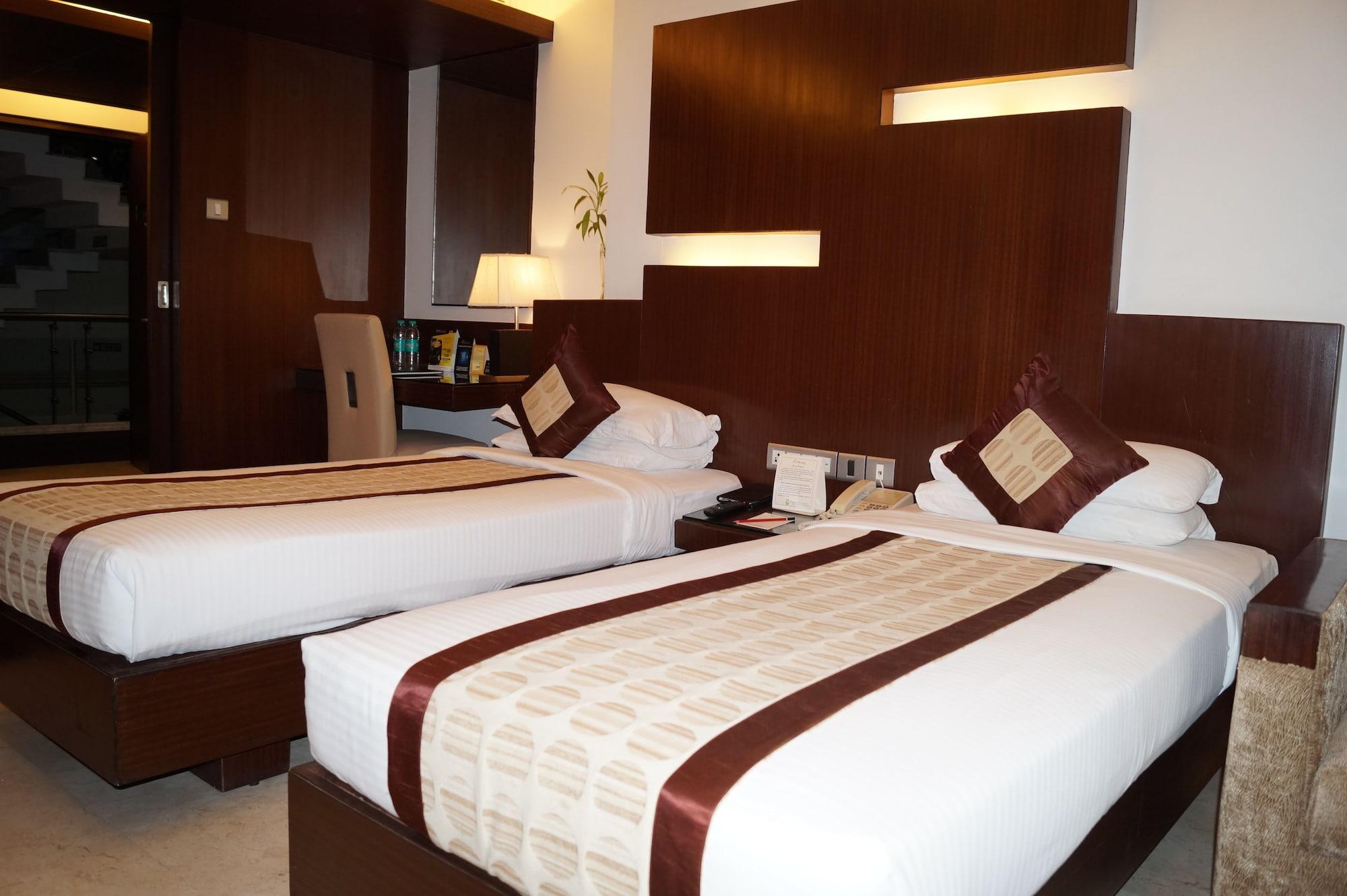 The President Hotel Bangalore Buitenkant foto