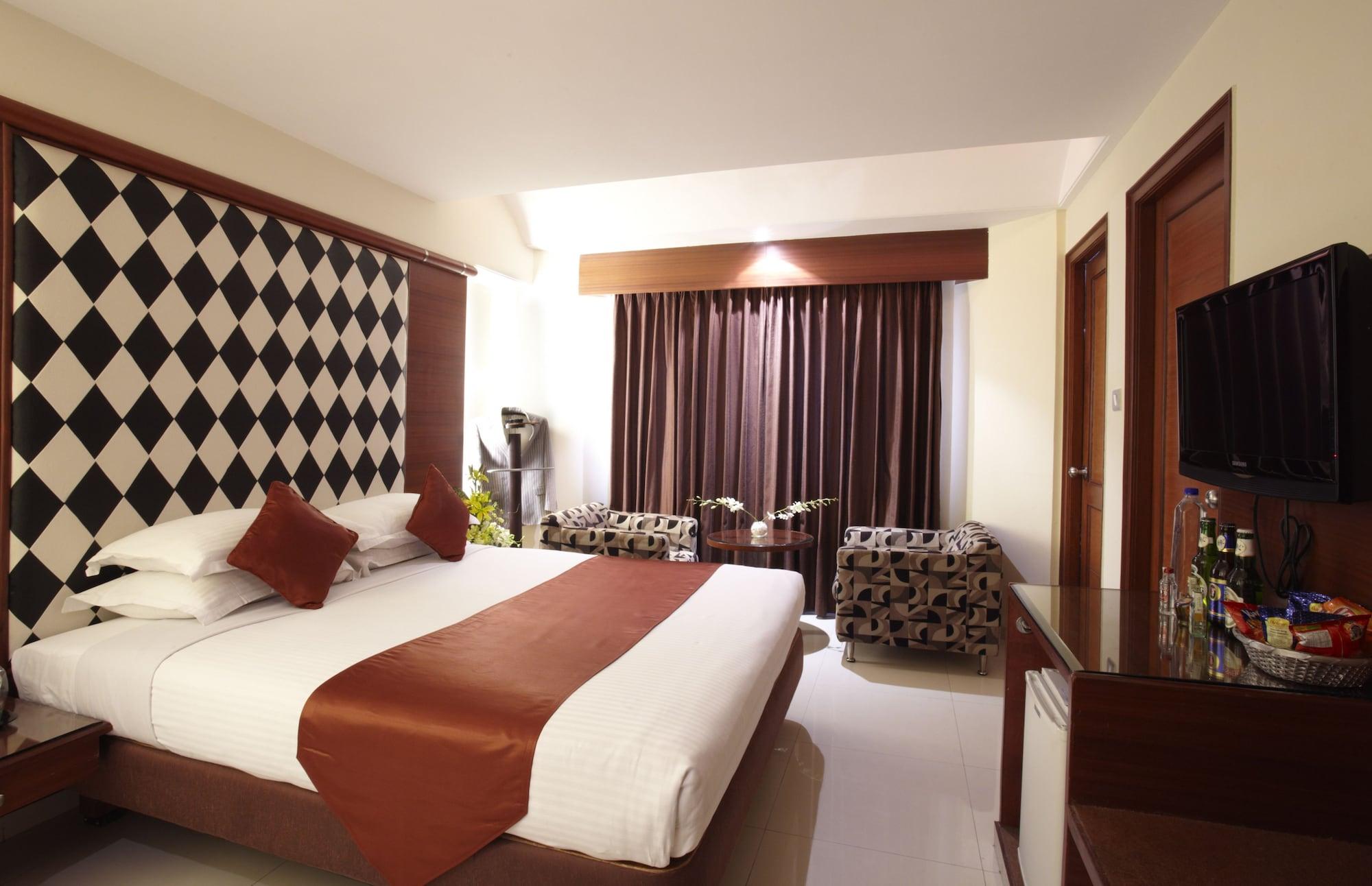 The President Hotel Bangalore Buitenkant foto