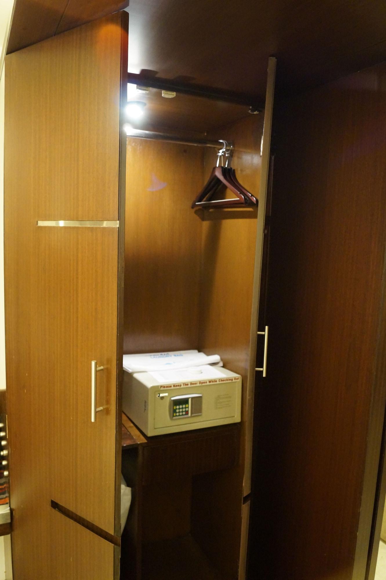The President Hotel Bangalore Buitenkant foto