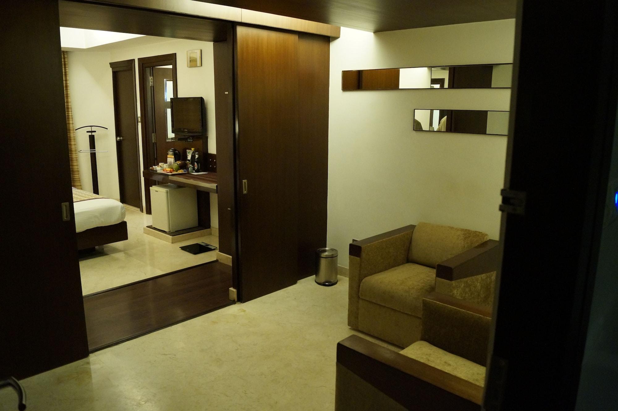 The President Hotel Bangalore Buitenkant foto