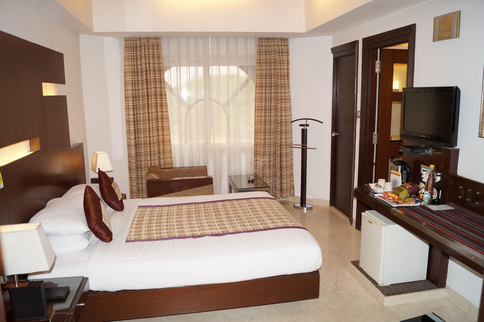 The President Hotel Bangalore Buitenkant foto