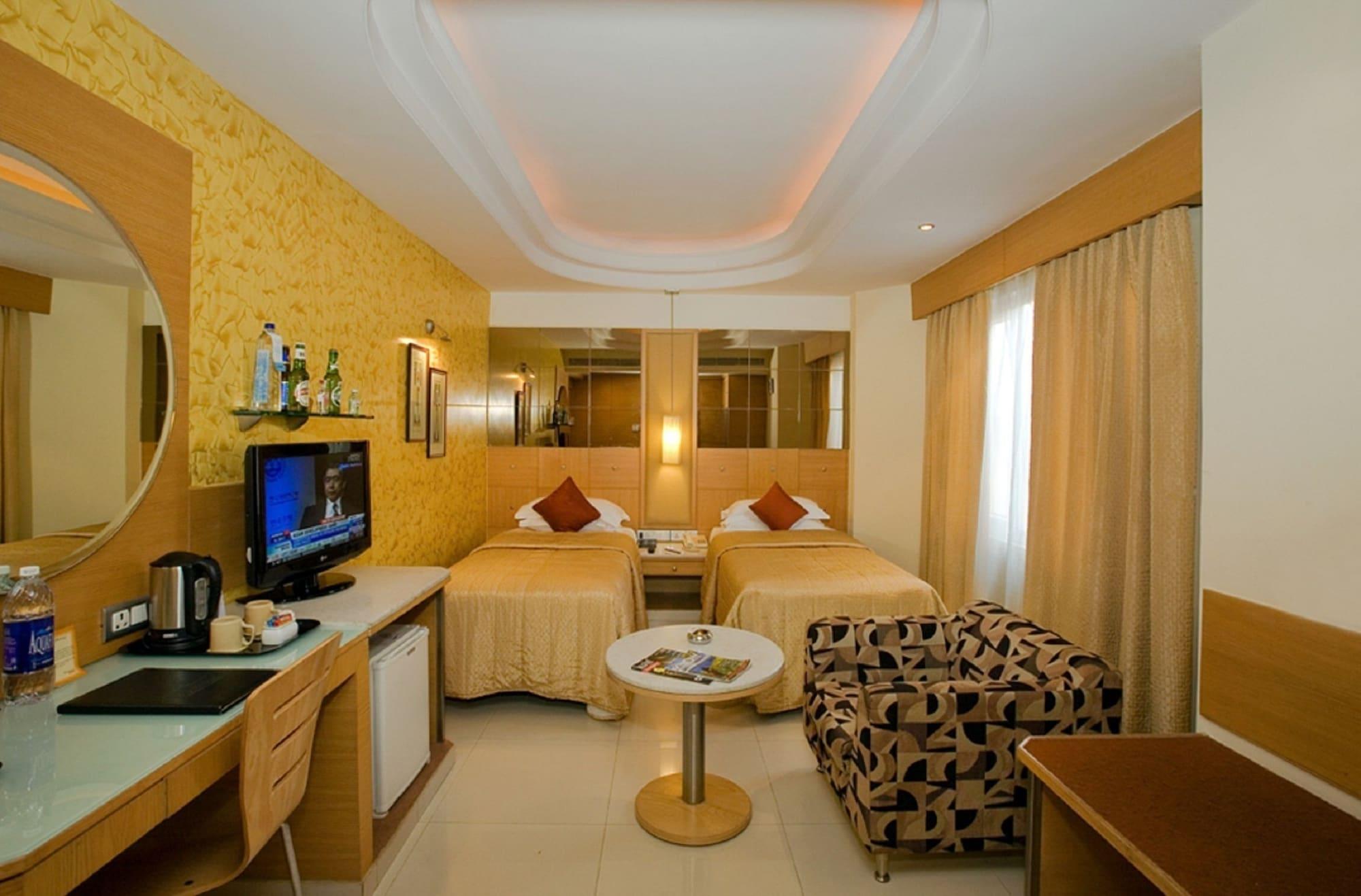 The President Hotel Bangalore Buitenkant foto