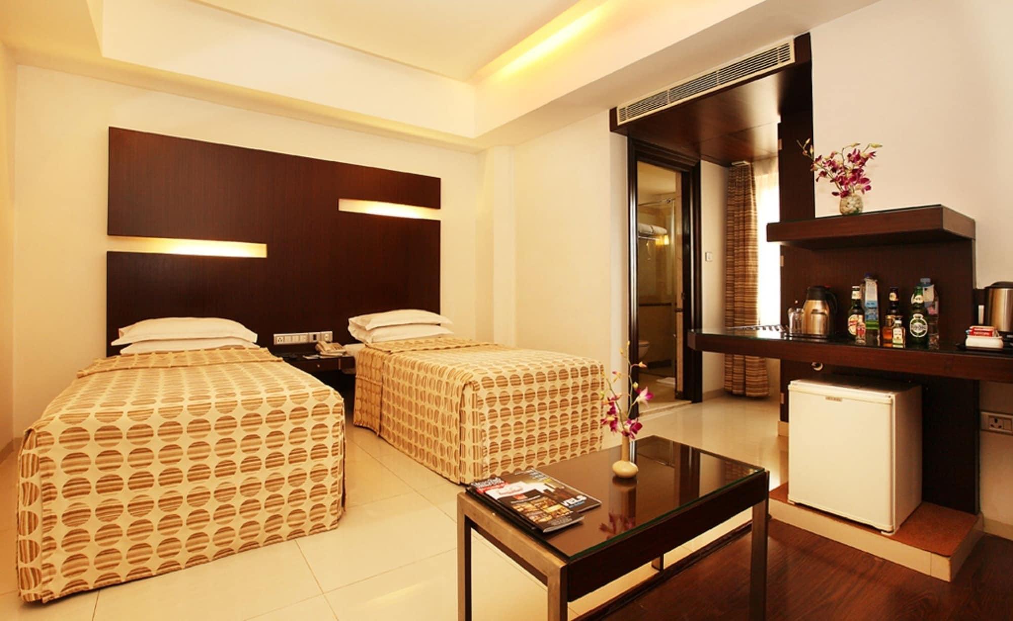 The President Hotel Bangalore Buitenkant foto