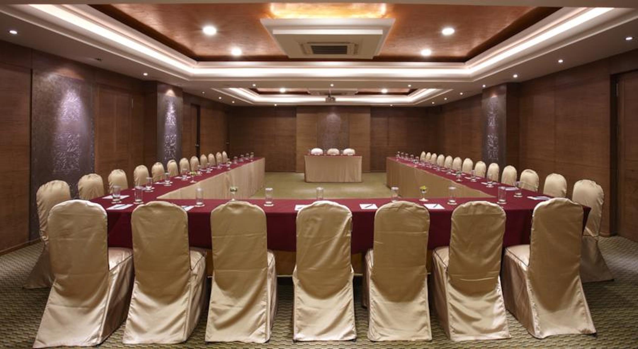 The President Hotel Bangalore Buitenkant foto