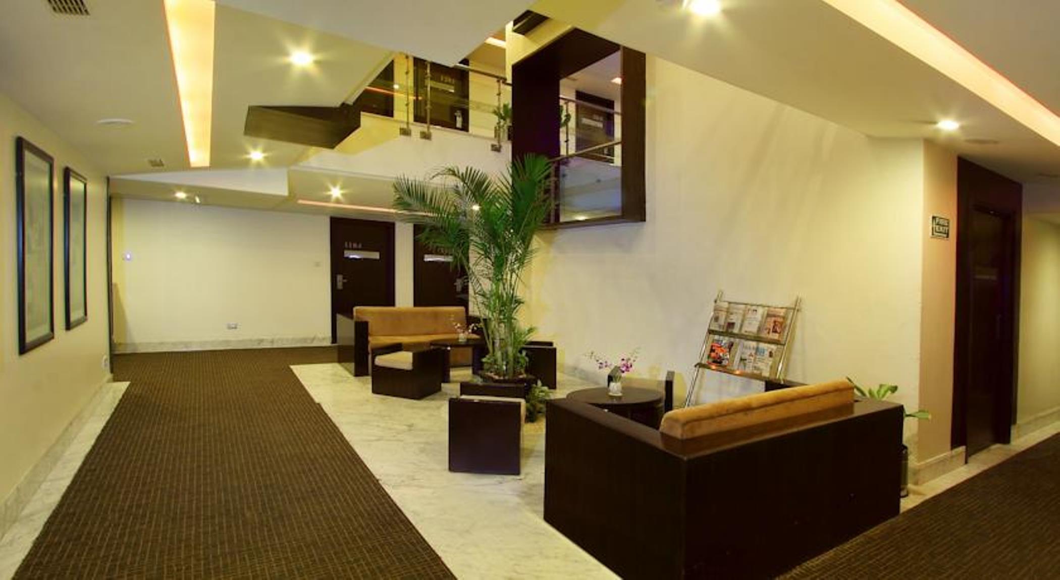 The President Hotel Bangalore Buitenkant foto