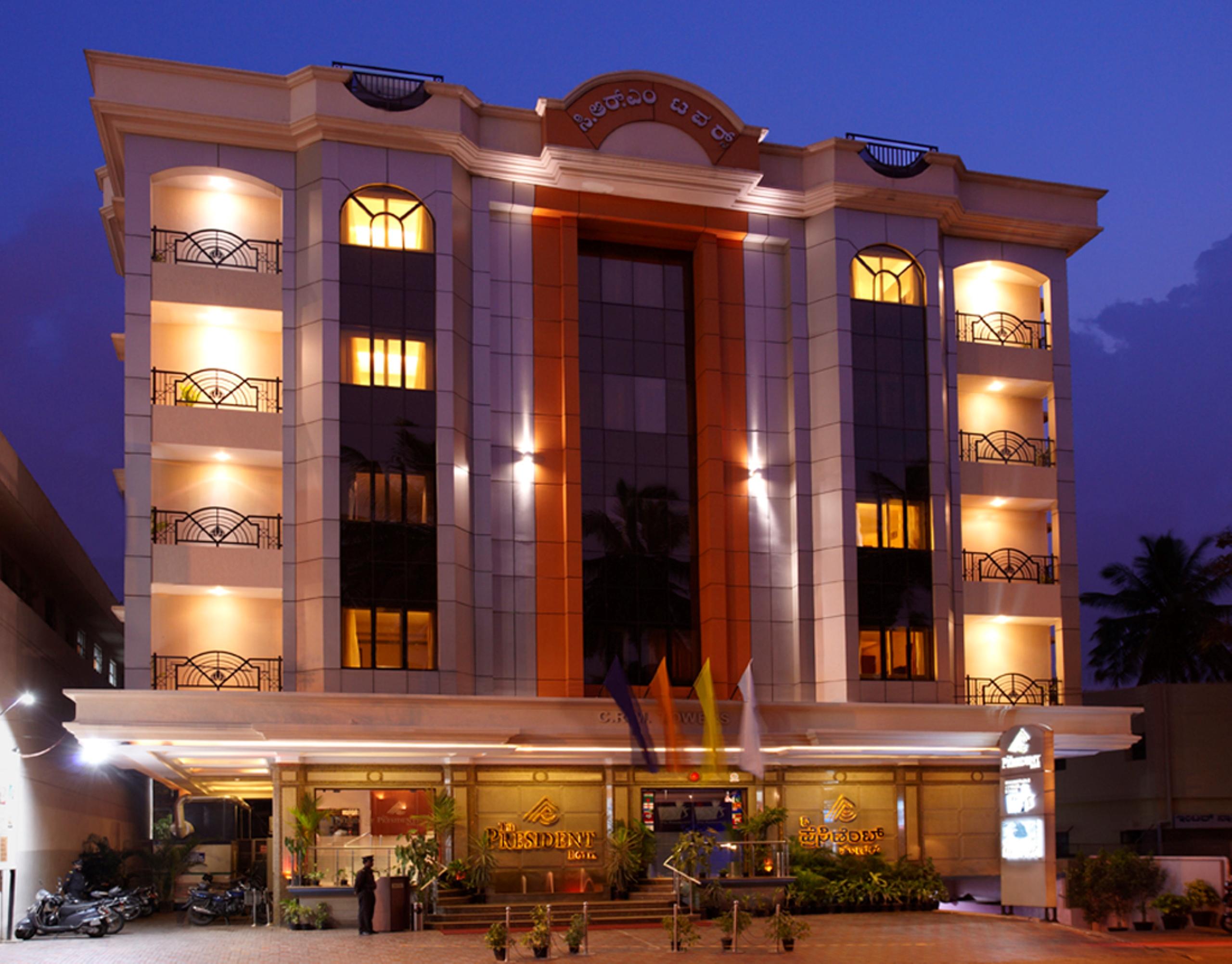 The President Hotel Bangalore Buitenkant foto
