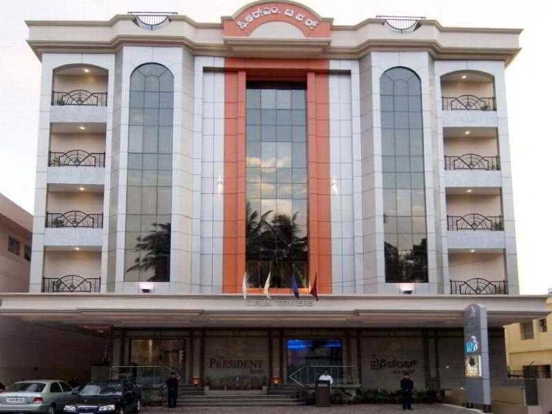The President Hotel Bangalore Buitenkant foto